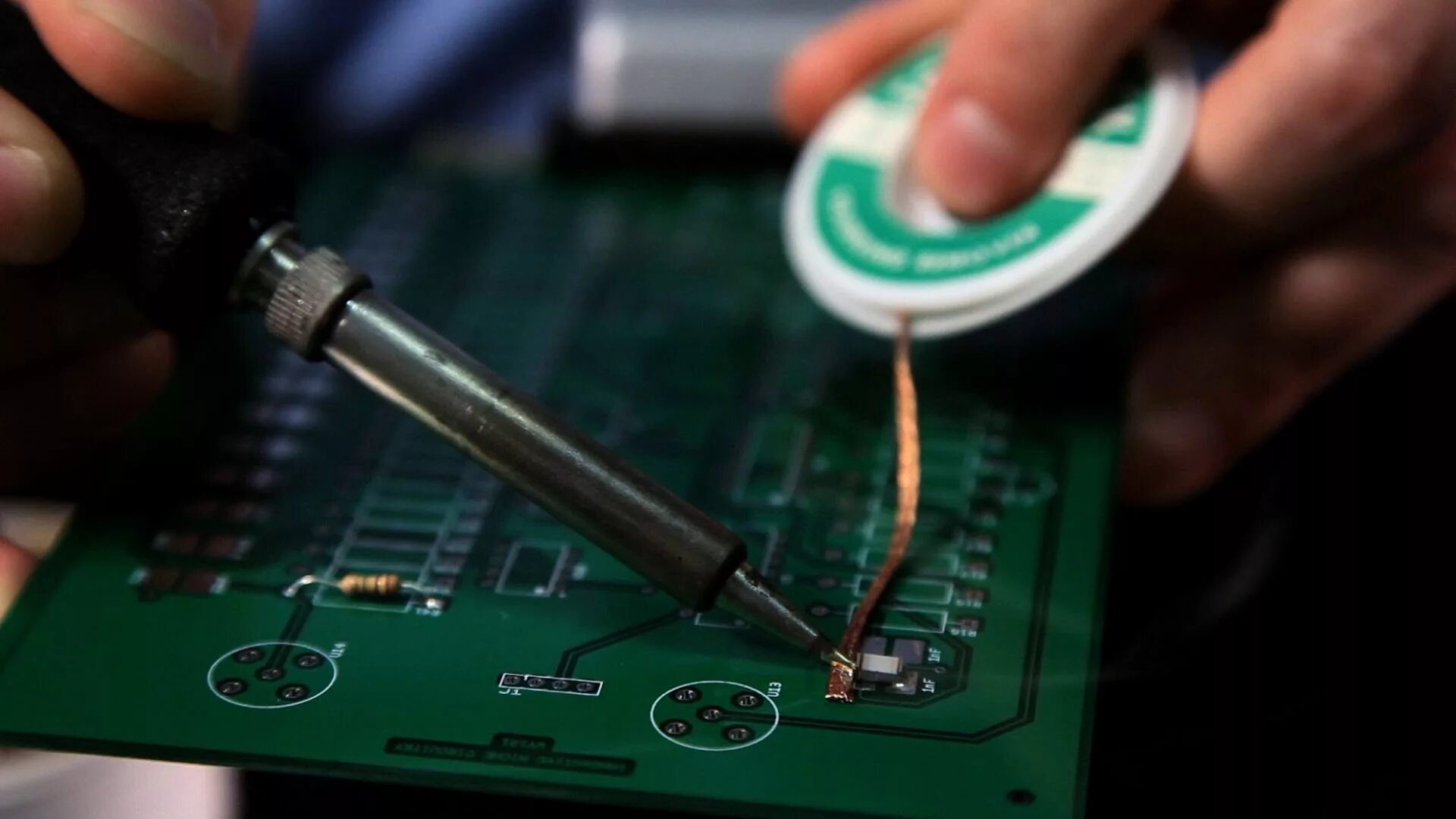 Пайка рс. Паяльник для smd микросхем. пайка смд электролитов. паяльник для печатных плат. паяльник для чипов.