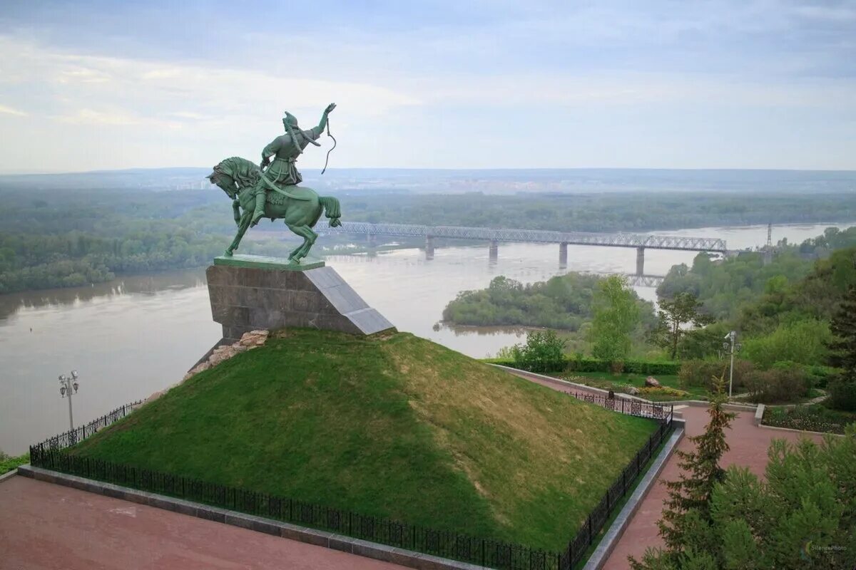 Куда сходить в башкирии. Путешествие по башкортостану. Озеро зилим. Конгресс холл на площади салавата юлаева уфа. Башкирия салават юлаев памятник.