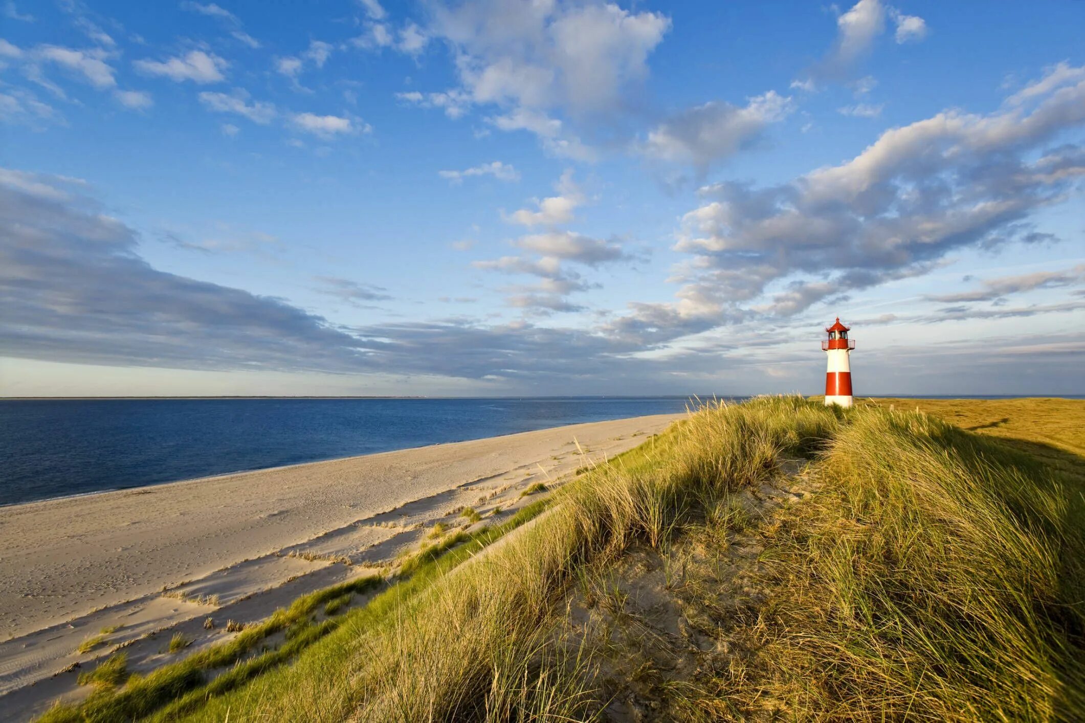 Coast country. Остров Зюльт Германия. Остров Зильт в Германии. Шлезвиг Гольштейн остров Зюльт. Зюльт остров в Северном море.