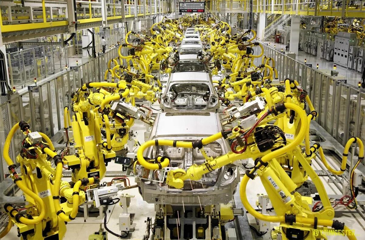 Роботы в машиностроении. Робот конвейер. Автоматизация производства. Сборочный конвейер.