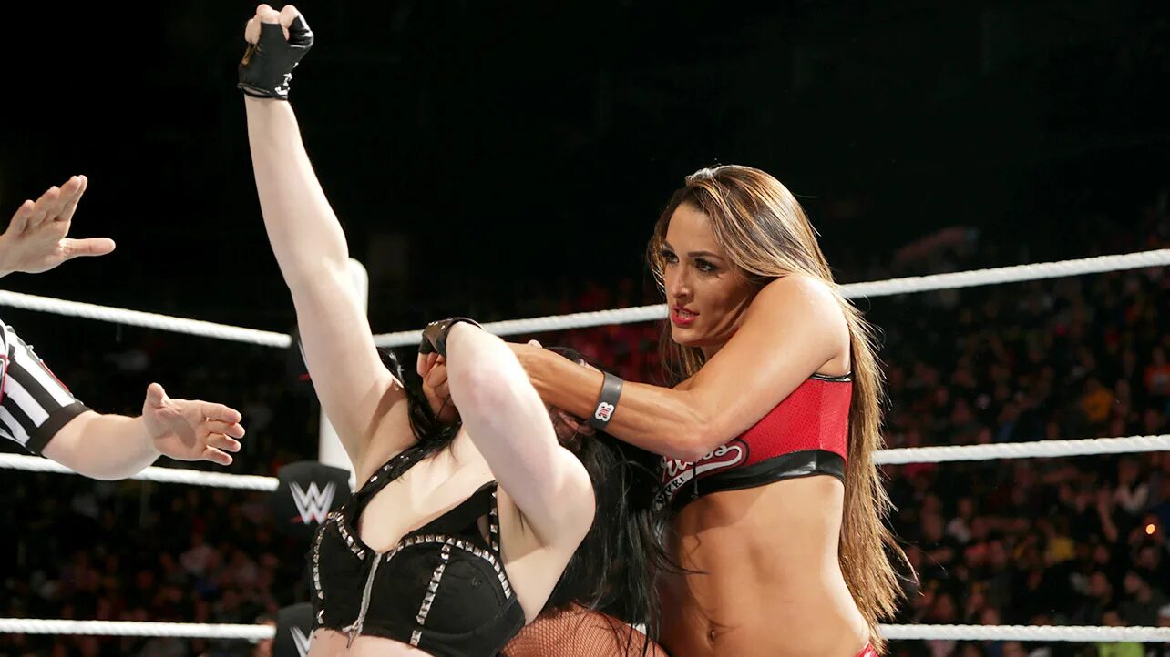 Пейдж WWE фотосессии. WWE Paige's belly. Vs nikki