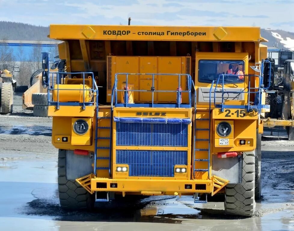 Белаз 60 тонн. Завод белаз в белоруссии. Пожарный белаз в кузбассе. Белаз 136 тонн. Тд белаз.