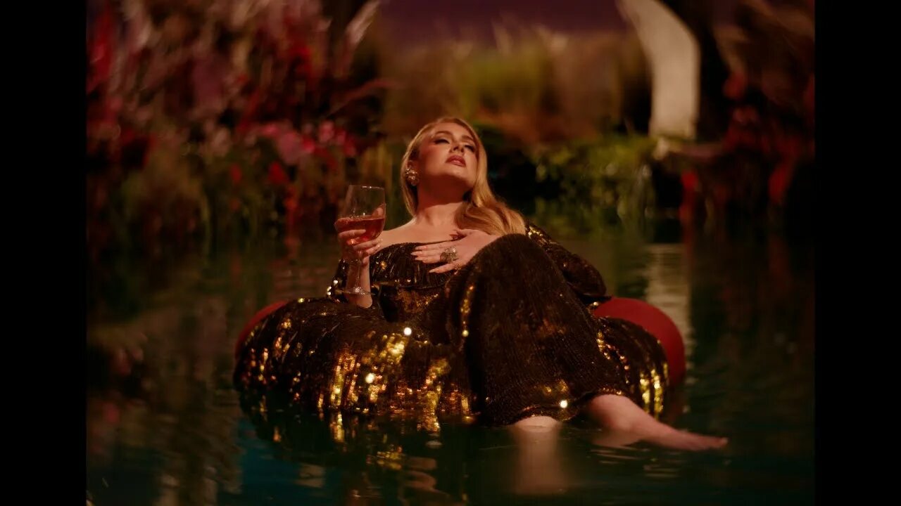 Adele i Drink Wine клип.