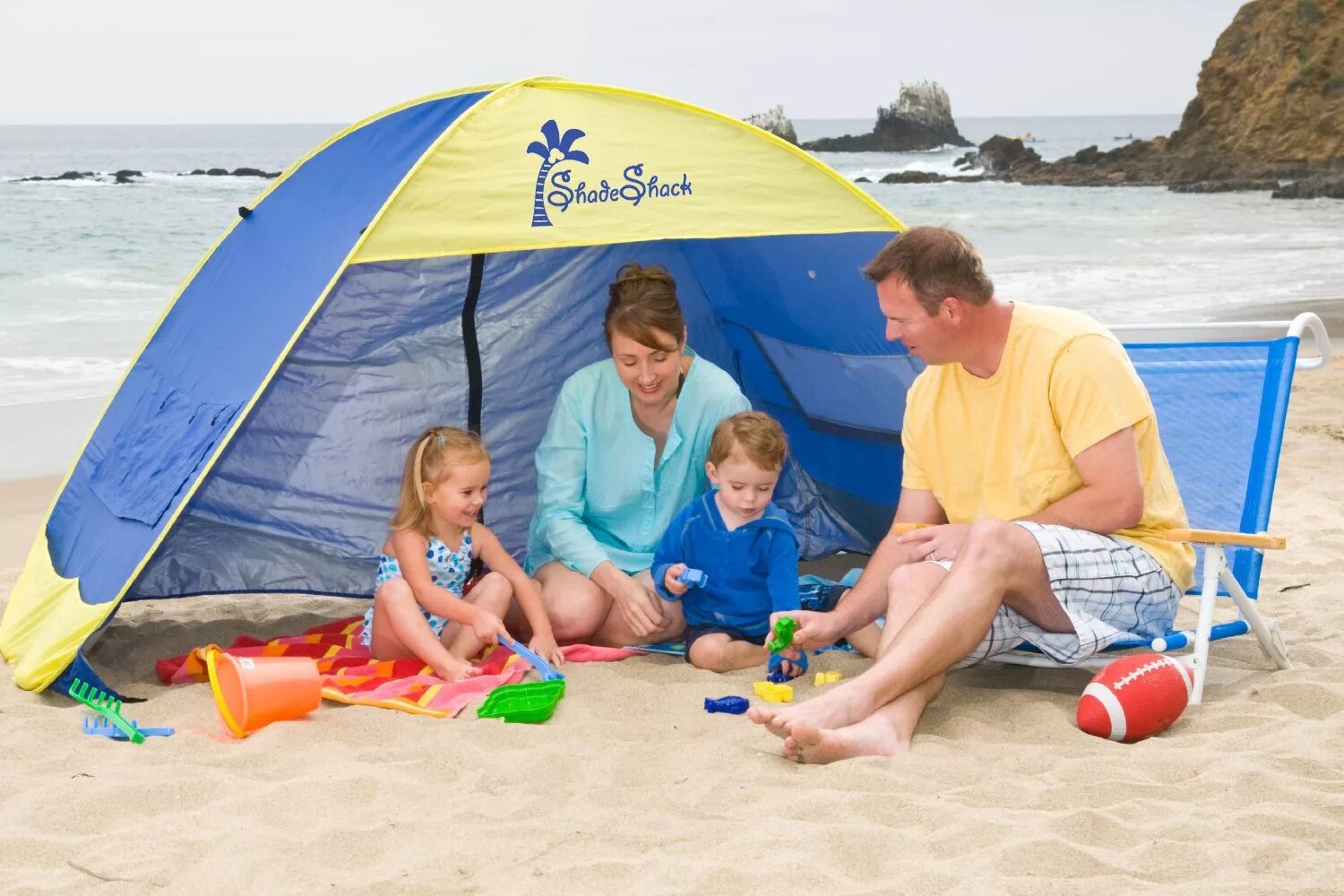 Sun camp. Палатка для пляжа. Пляжная палатка для детей. Палатка у моря. Палатка для моря семейная.