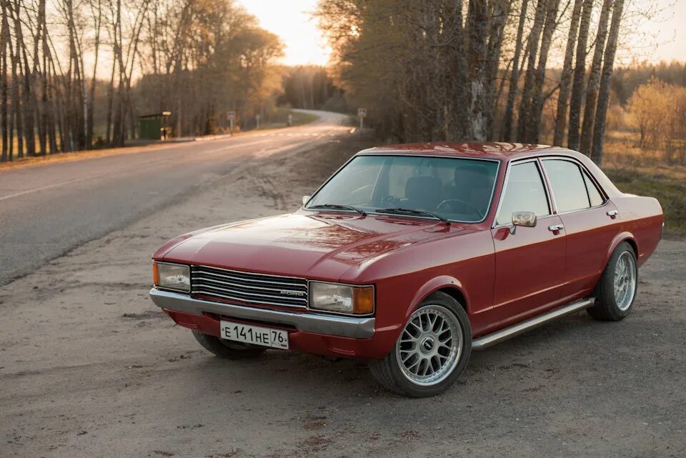 Купить форд гранада. Ford Granada mk2 Coupe. Ford Granada 1977. Ford Granada 1985. Ford Granada 1982.