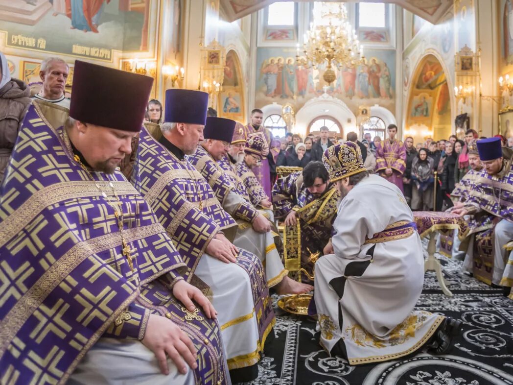 Вечерняя служба четверга