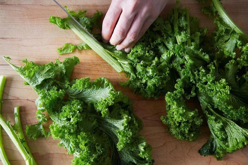 Тимьян эстрагон розмарин. Приготовления зелени. Тархун и розмарин. Заготовки из чесночных стрелок на зиму. Петрушка,кашнич,кинза.