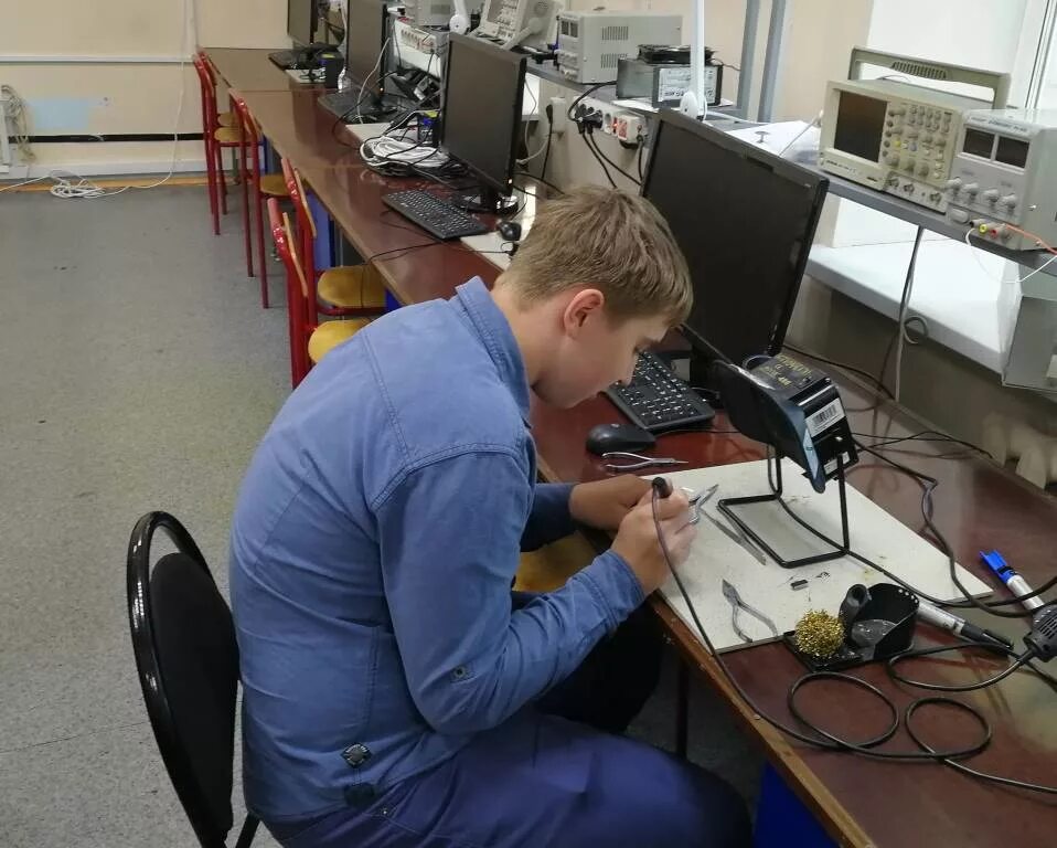 Где можно работать в москве