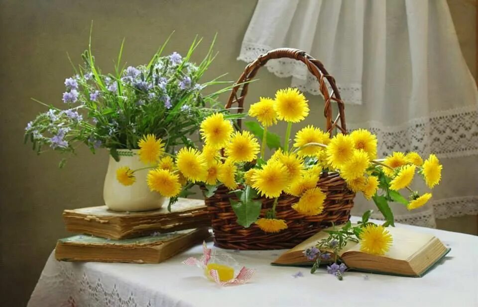 Буде тепло. Полевые цветы. Мир и покой вашему дому. Весенний натюрморт с одуванчиками. Открытки душевного спокойствия и тепла.