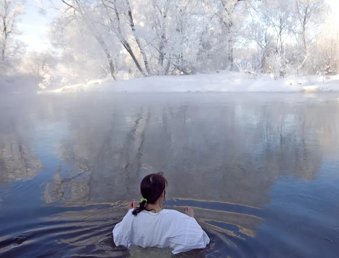 Крещение Водокрес. Крещение природа. Крещенские Морозы. Крещение в лесу. Резкий воздух омыл лицо холодной водой сон