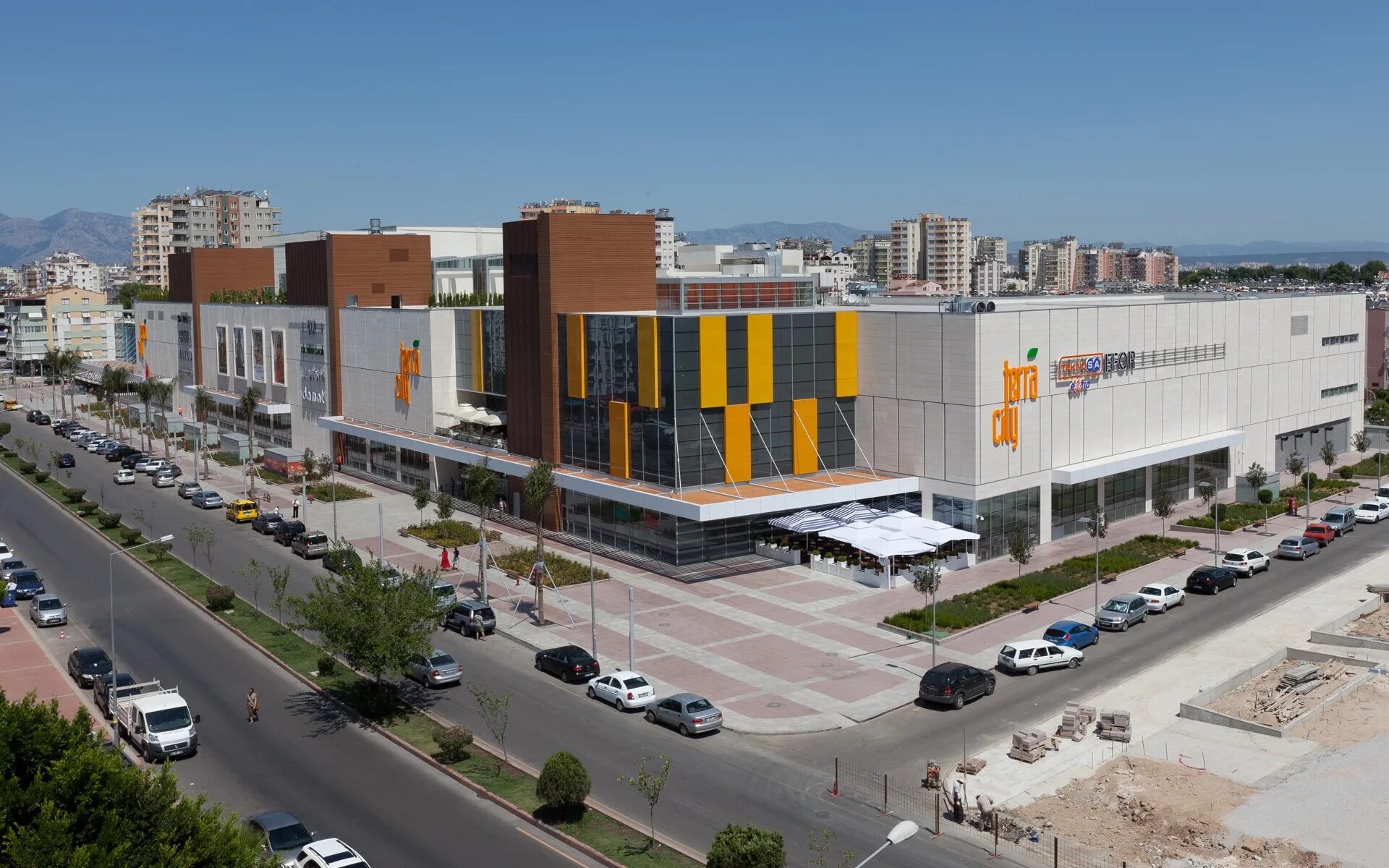 Mall of antalya в анталии магазины. Терра сити анталия магазины. Тц террасити в анталии. Террасити в анталии магазины. Терра сити молл анталия.