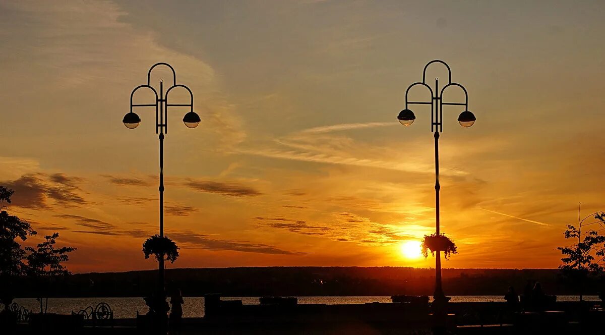 закат томск набережный. красивые закаты томск. восход во владивостоке. заход солнца в томске. заход солнца в томске.