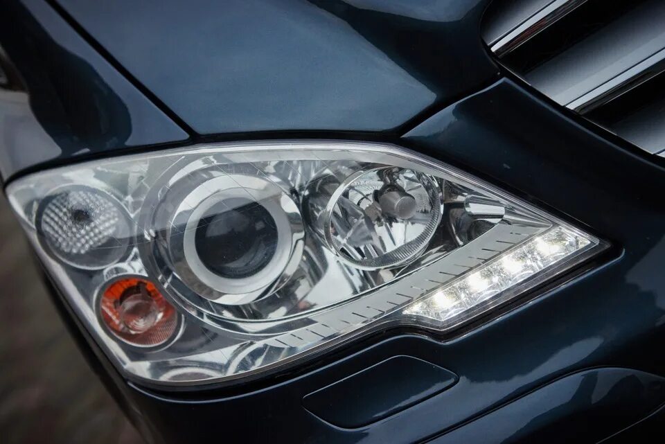 Лет фары. Лет фары