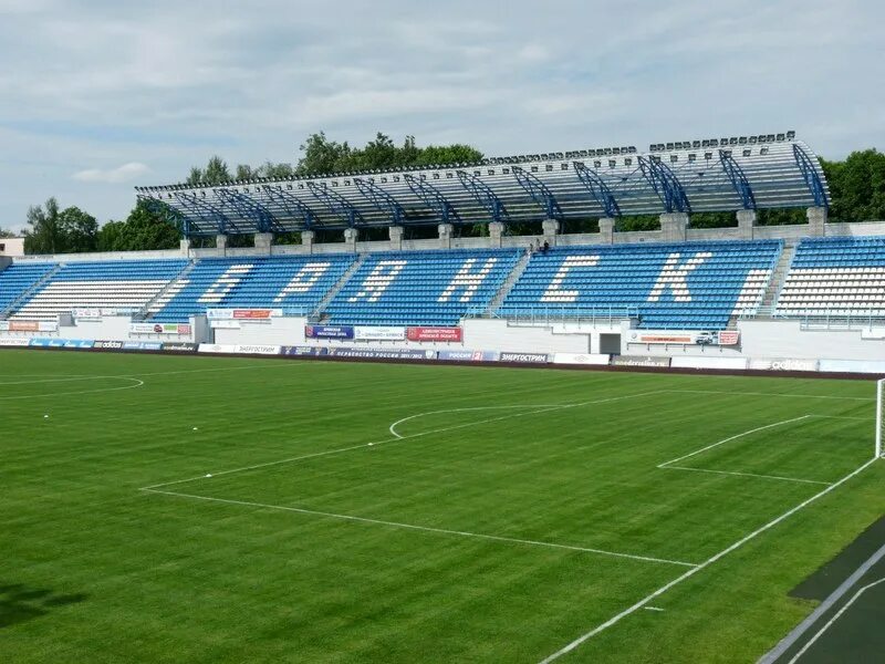 Стадион динамо ставрополь сектора. Стадион динамо ленинград. Стадион динамо барнаул вместимость. Старый стадион динамо петровский парк. Динамо вступил в строй.