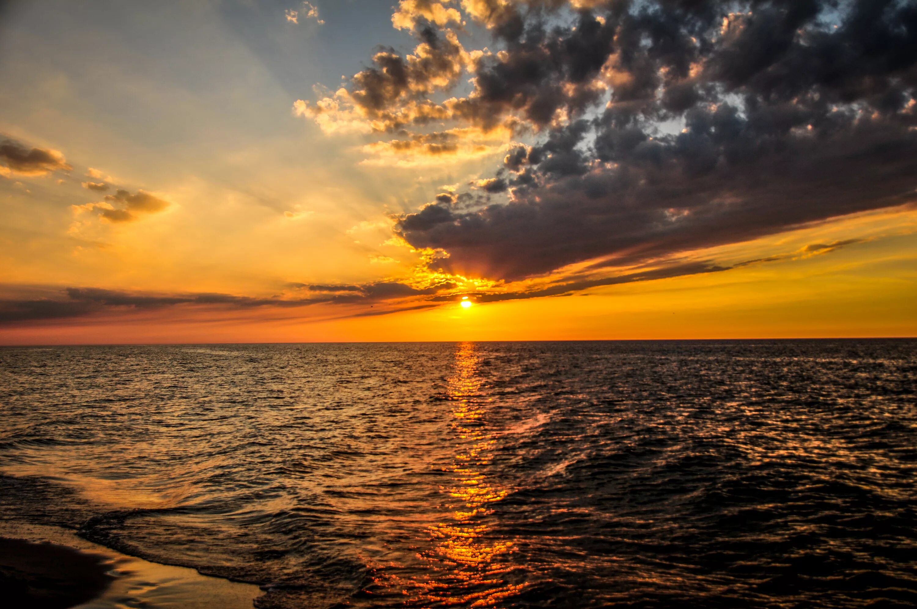 Live near the sea. Красивый закат. Закат на море. Рассвет на море. Красивый рассвет.