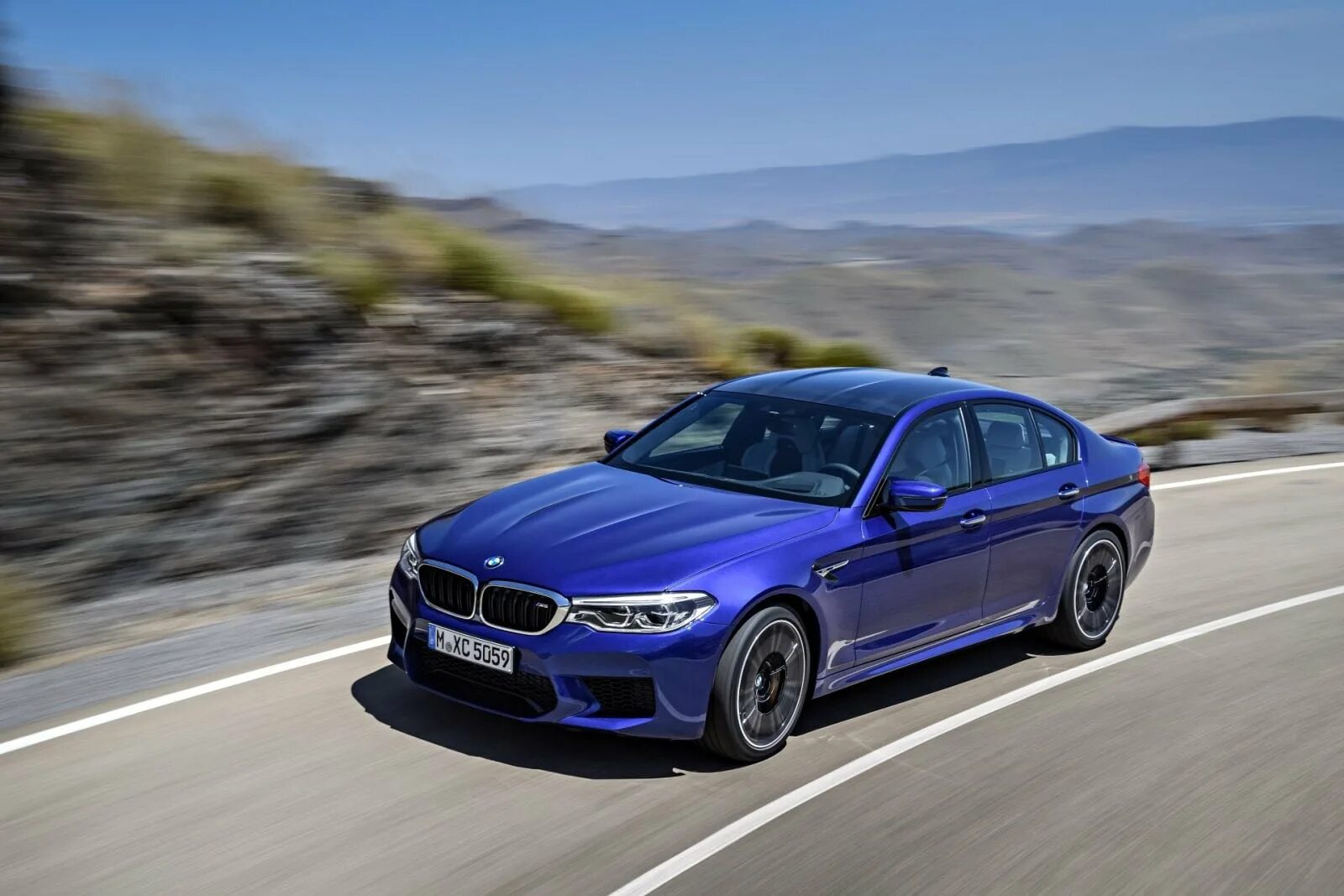 Машина bmw m 5. БМВ m5 f90. БМВ м5 ф90. BMW m5 2018. BMW m5 f90 2018.