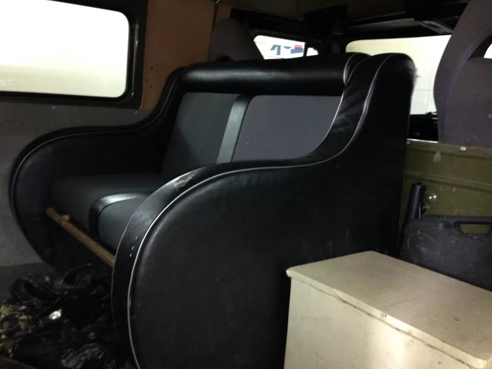 Бары уаз. Уаз 2206 кабина водителя. уаз 2206 переделка салона. uaz 2206 салон. центральный бар уаз 2206.