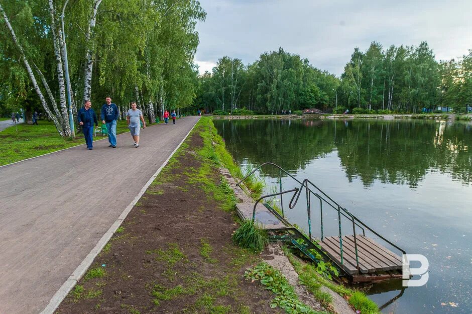 Парк Урицкого Казань. Озеро парка Урицкого. Парк Урицкого пруд. КЦ Московский парк Урицкого. Урицкого общежитие