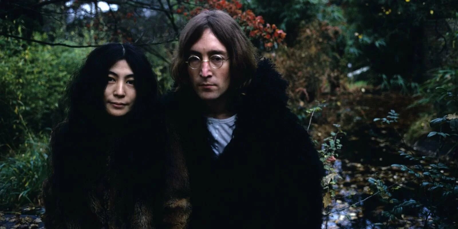 Вдова леннона. Джон Леннон и Йоко оно фото. Леннон и Йоко оно. Йоко оно в молодости. Джон Леннон и еко оно.
