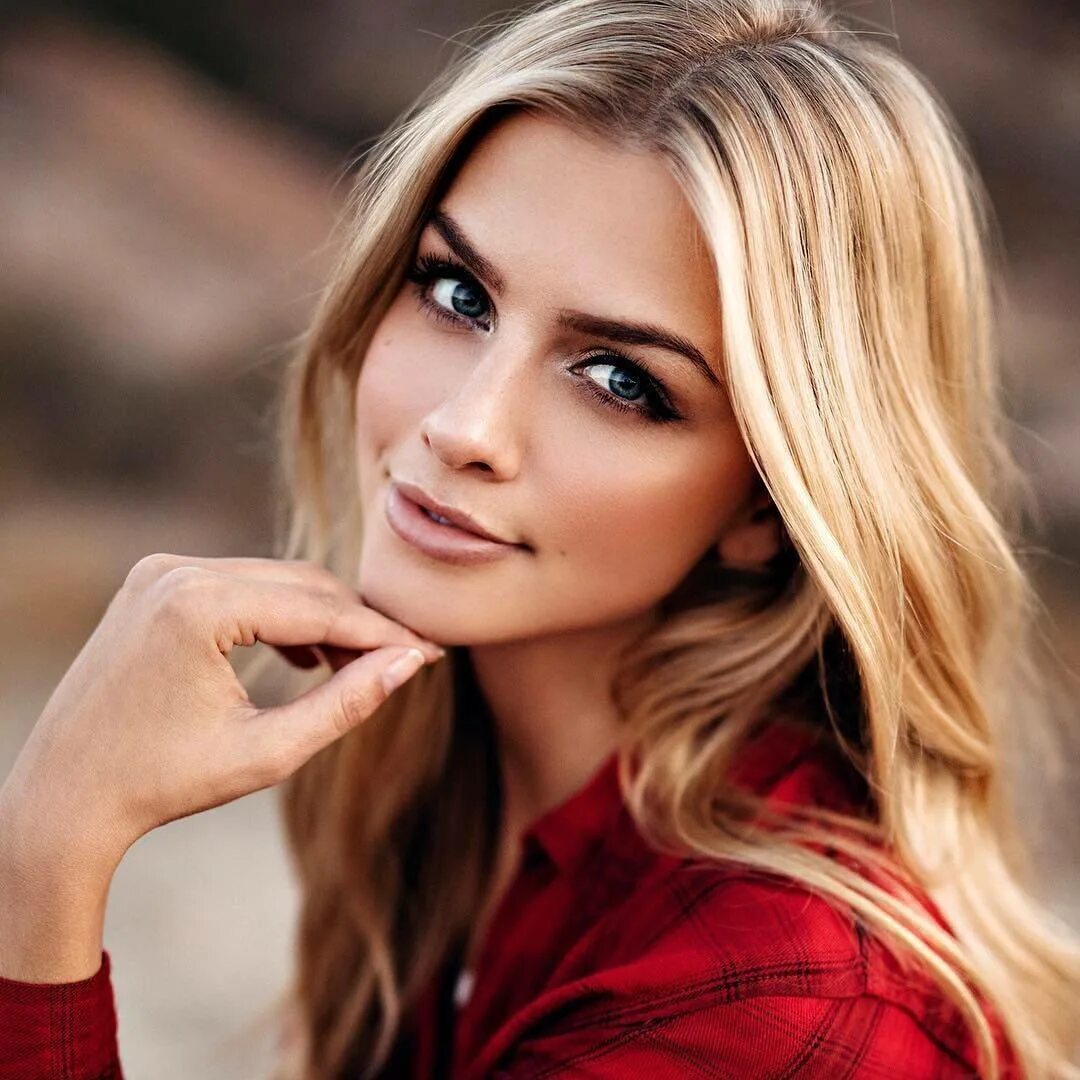 Фотка очень красивой девочки. Marina Laswick портрет. Marina Laswick лицо.