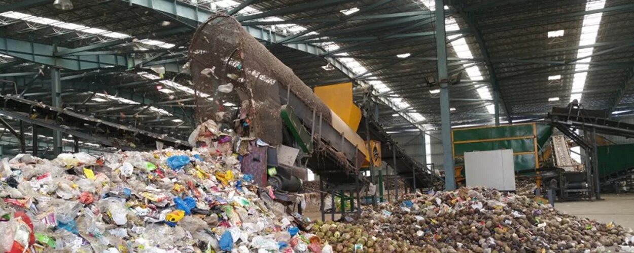 Solid municipal waste. Waste disposal. Утилизация твердых отходов. Свалка apex regional. Trash or garbage which is british.