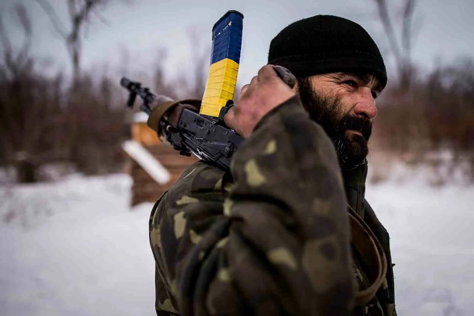 Укр солдат. Украинские боевики. Украинский военный с бородой.