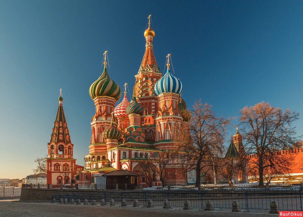 Самые интересные достопримечательности москвы. Москва доспремичательности. Парк вднх памятники. Храм василия блаженного экскурсия. Измайлово парк дворец.