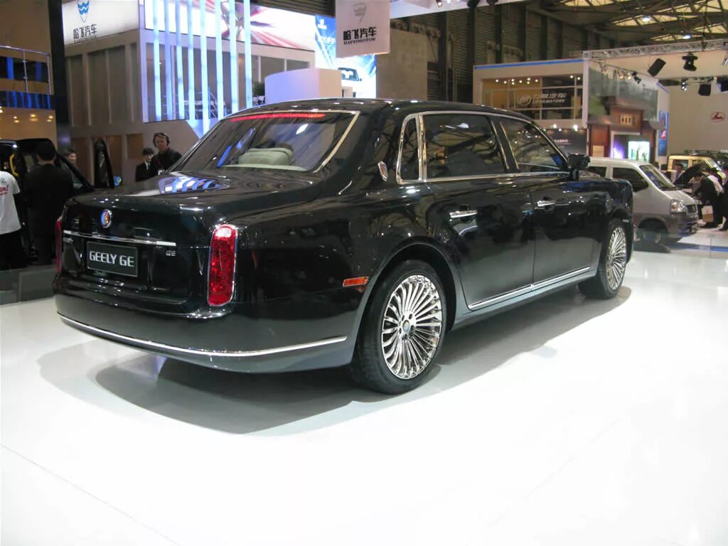 Geely ge. Китайский роллс ройс geely. geely ge 2025. rolls-royce phantom и geely ge. geely ge китайский роллс ройс.
