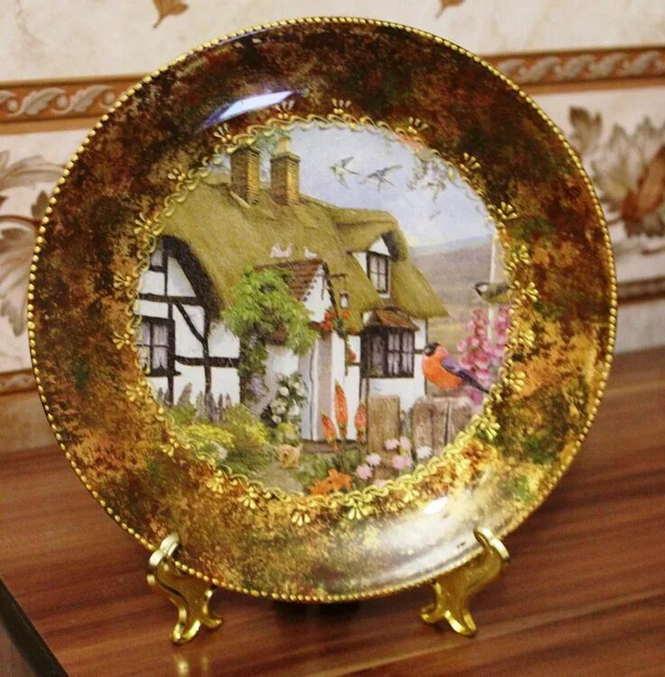 Декупаж тарелки. Декупаж тарелки. Декупаж стеклянной тарелки. Обратный декупаж на стеклянной тарелке. Обратный декупаж.