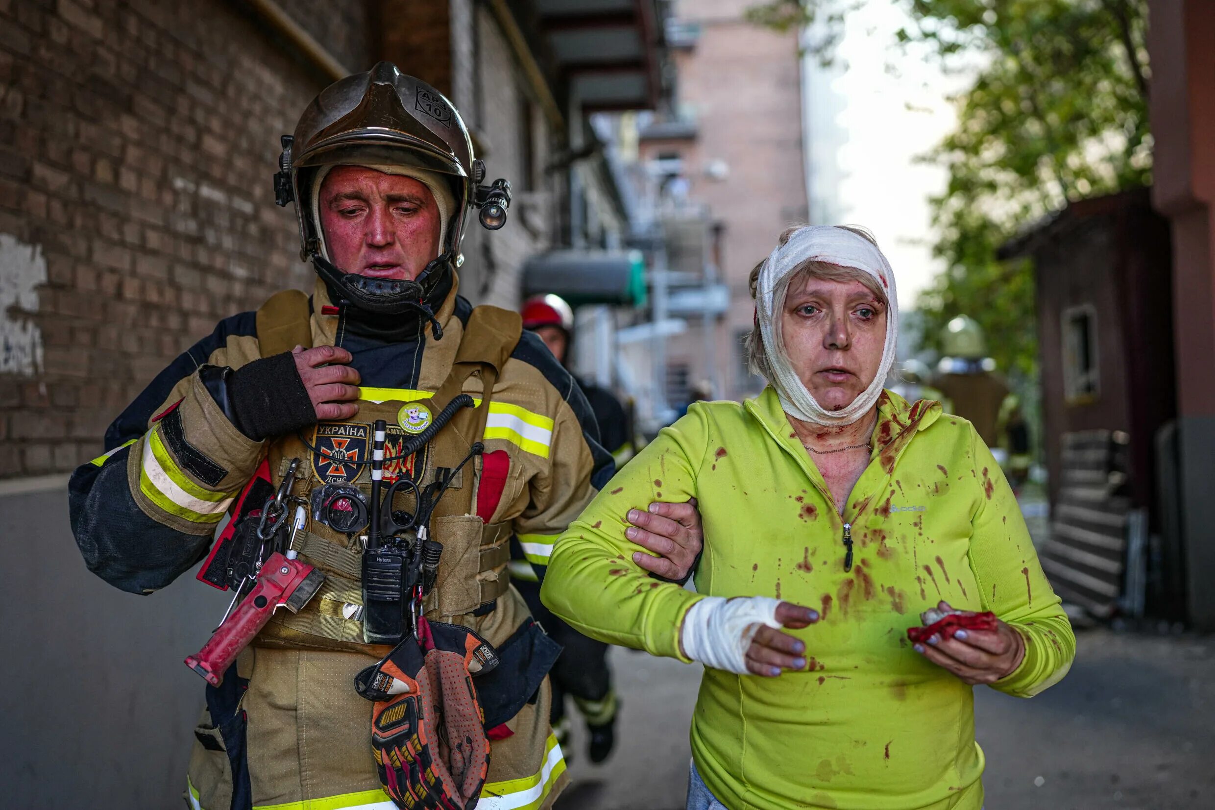 Радуюсь на украинском. Пожарные Украины. Пожарная охрана Украины. Украина люди.