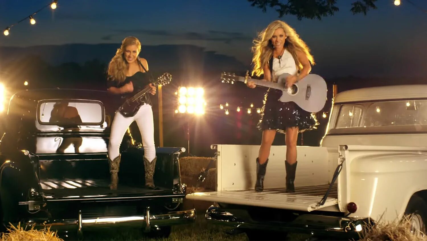 Песня around me. Maddie & Tae - girl in a Country Song. Инфинити Мэдди Мурка. Sky песня cantri.