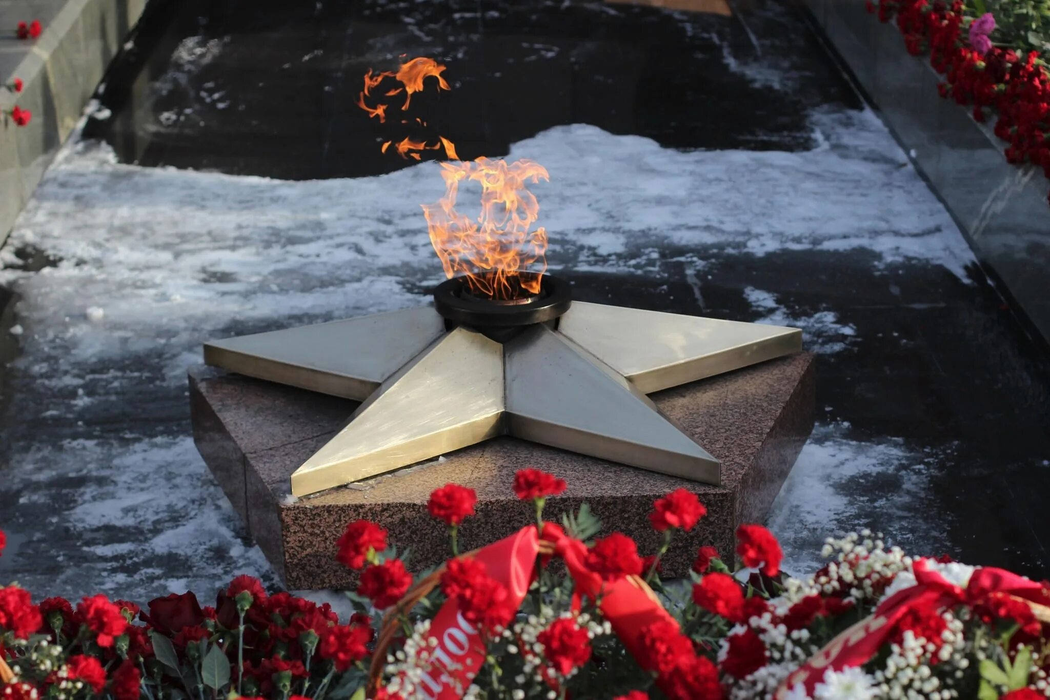 Огонь блокады. Вечный огонь блокада ленинграда. вечный огонь ленинград. прорыв блокады ленинграда вечный огонь. день снятия блокады вечный огонь.