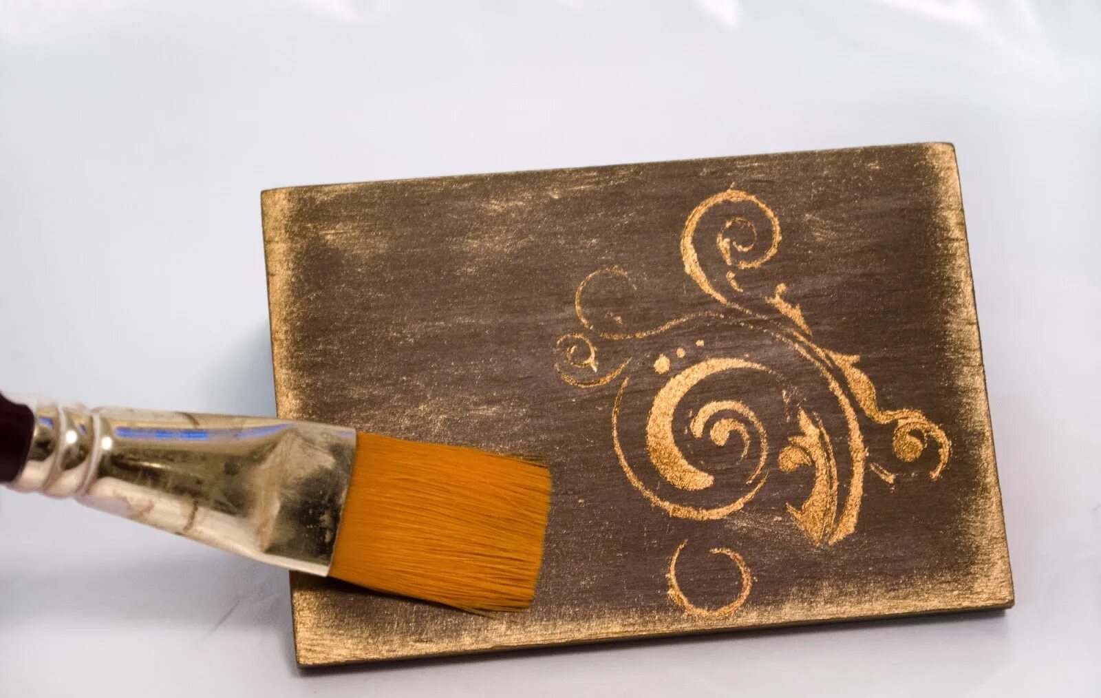 Патинирование меди. Патинированная состаренная латунь. Патинирование по металлу. Радиаторы бронза. Состаренная латунная трубка ретро свет.