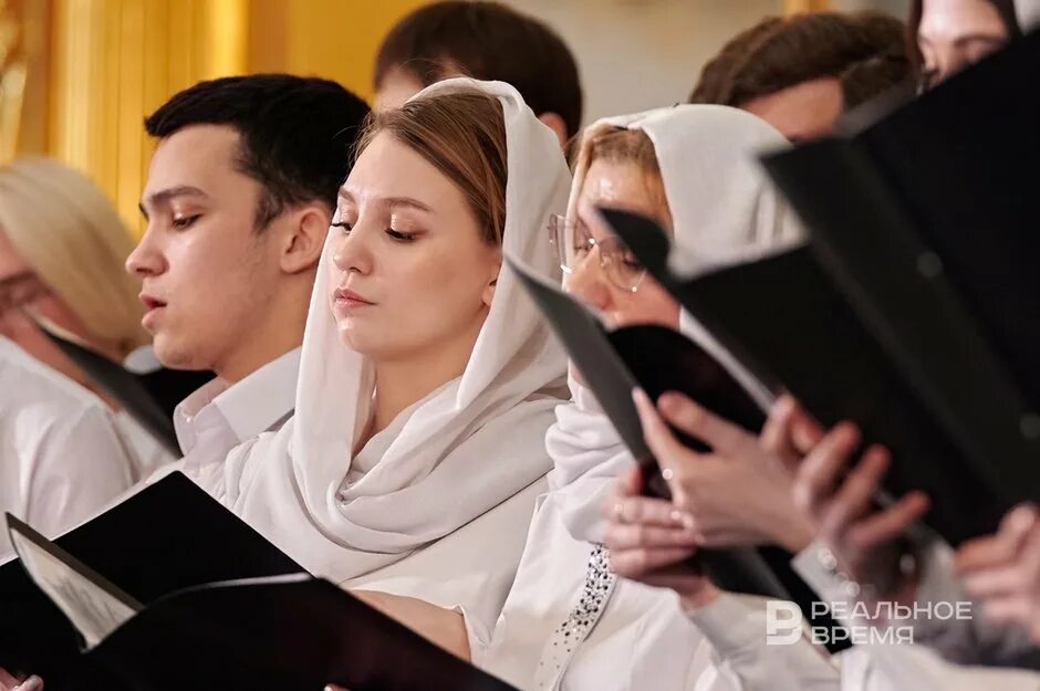 Офенин духовное пение. Мелодия у Девы Марии. Фото к песнопению Разделиши ризы моя себе. Песнопение сретенский хор