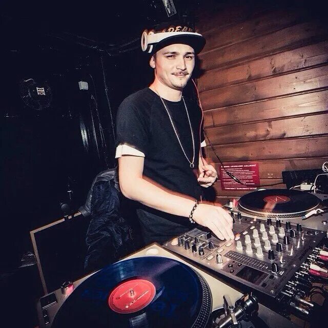 Dj 03