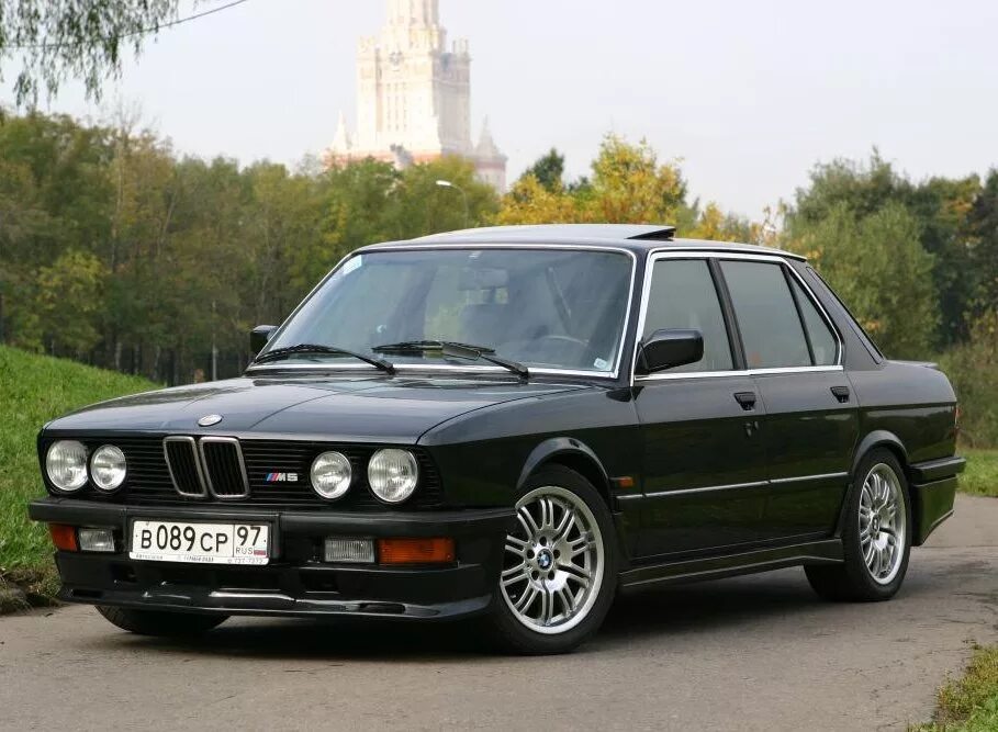 Старый пятерка. BMW e28 m5. БМВ е28 м5. BMW e28 528i. BMW 528 e28.