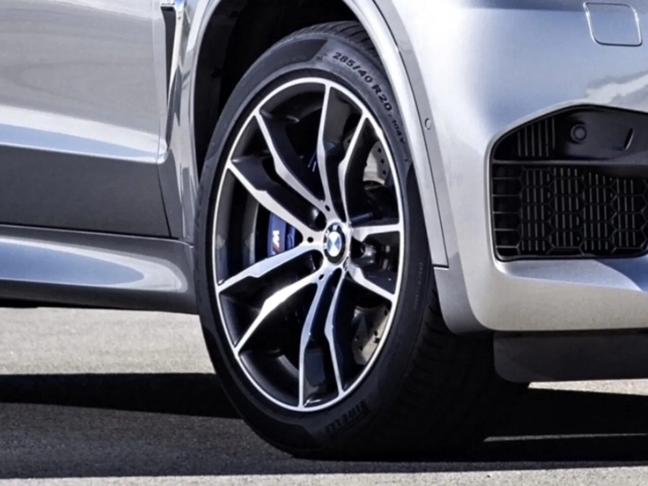 Диски x5m. Диски bmw x6 r20 611. диски бмв х5 f15 r20. диски на бмв х6 f16 r20. bmw x6 f16 диски r20.