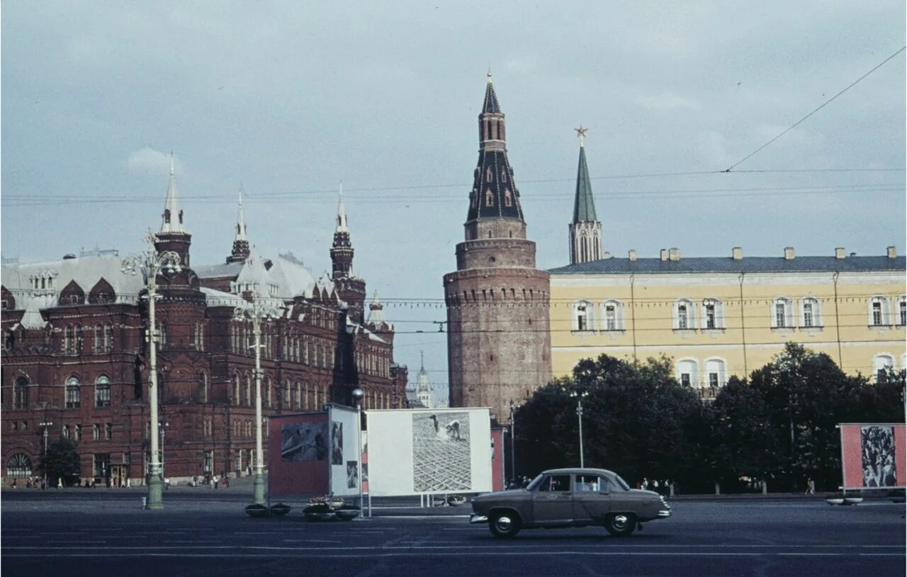 Центр 1961 года. Москва 1961 год. москва ссср 1961. 1961 год москва ссср. москва глазами иностранцев.