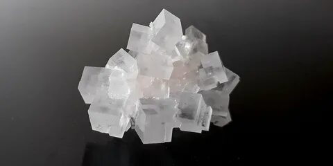 Кристалл поваренной соли имеет