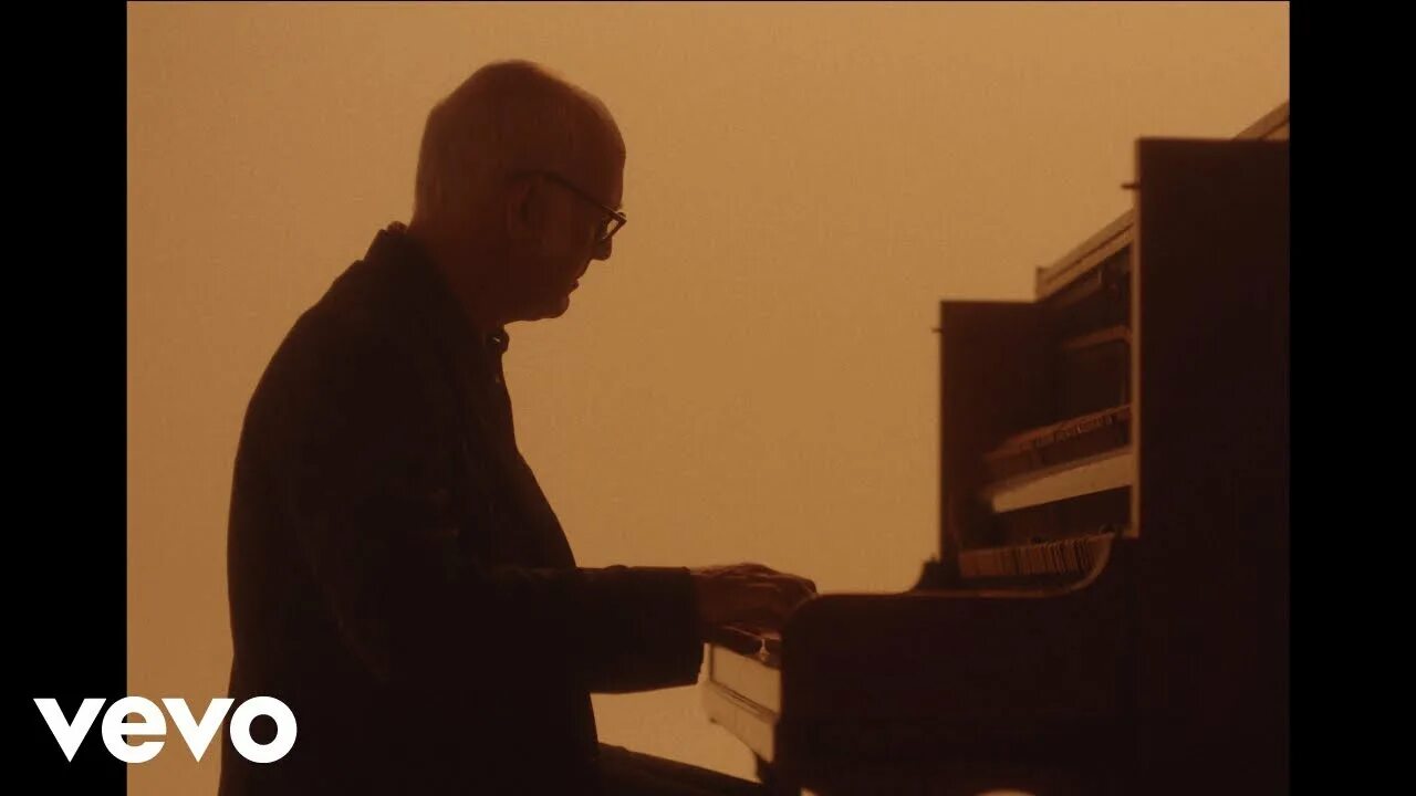 Experience ludovico mp3. Людовико эйнауди. эйнауди людовико 7walkdays. людовико эйнауди фото. ludovico einaudi experience к фильму.