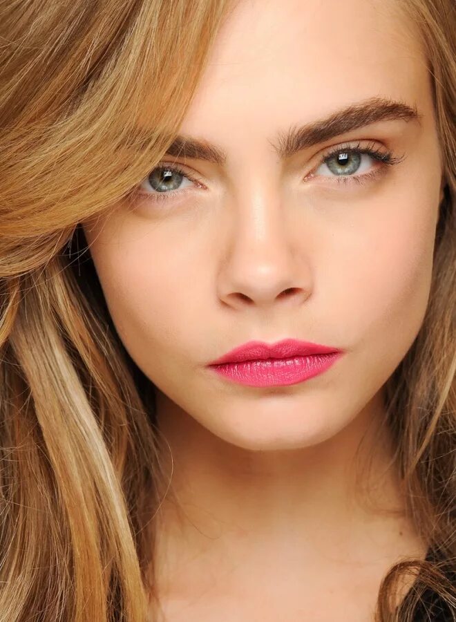 какие цвета помады подходят русым. помада для светлой кожи. помада под цвет глаз. какие цвета помады подходят русым. красная помада для теплого оттенка кожи.