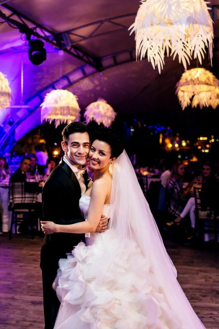 Тилька и денис свадьба. Свадьба вали и саши. Свадьба золотовых. Свадьба золотовых фото. Вика золотова свадьба.