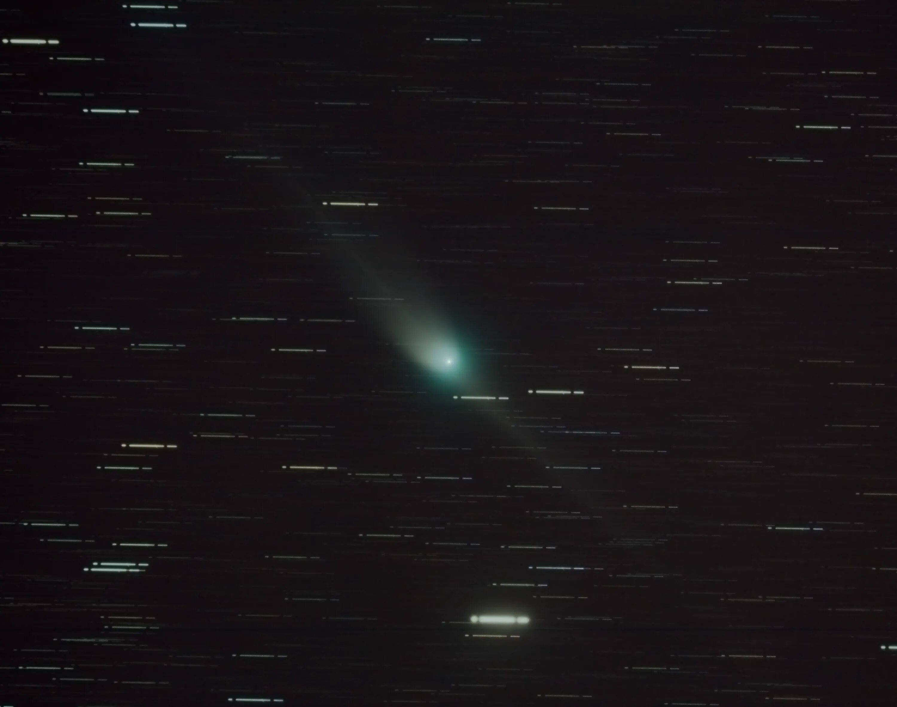 Где сегодня можно увидеть комету в россии. Комета e3ztf. Comet 2022 e3 ZTF. Комета в небе. Комета вблизи.