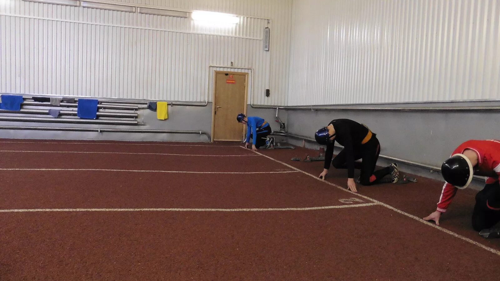 Альметьевский пожарный манеж. Пожарный манеж. Пожарный манеж. Пожарно прикладной спорт павловский посад. Апаринки манеж пожарно прикладной спорт.