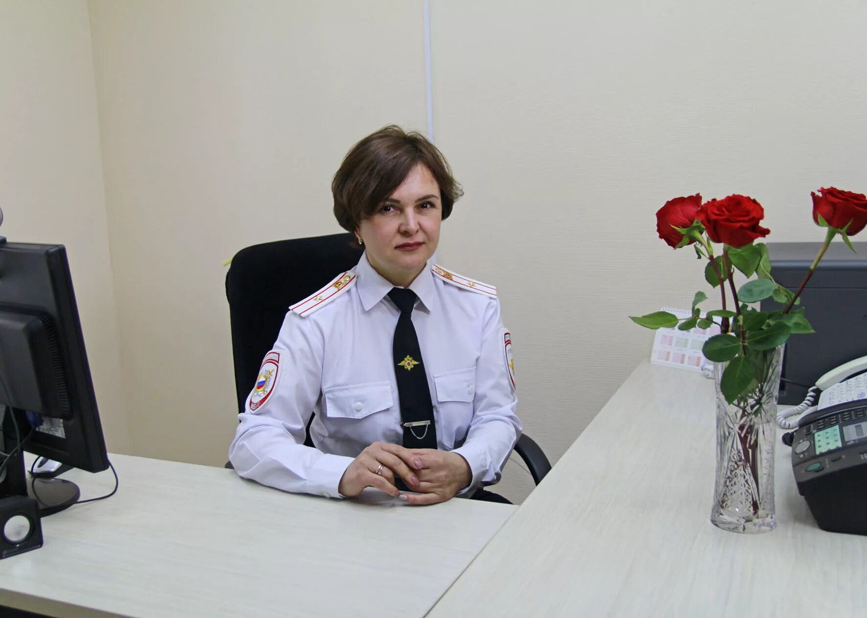 Начальник паспортного стола в шоке от правды - YouTube