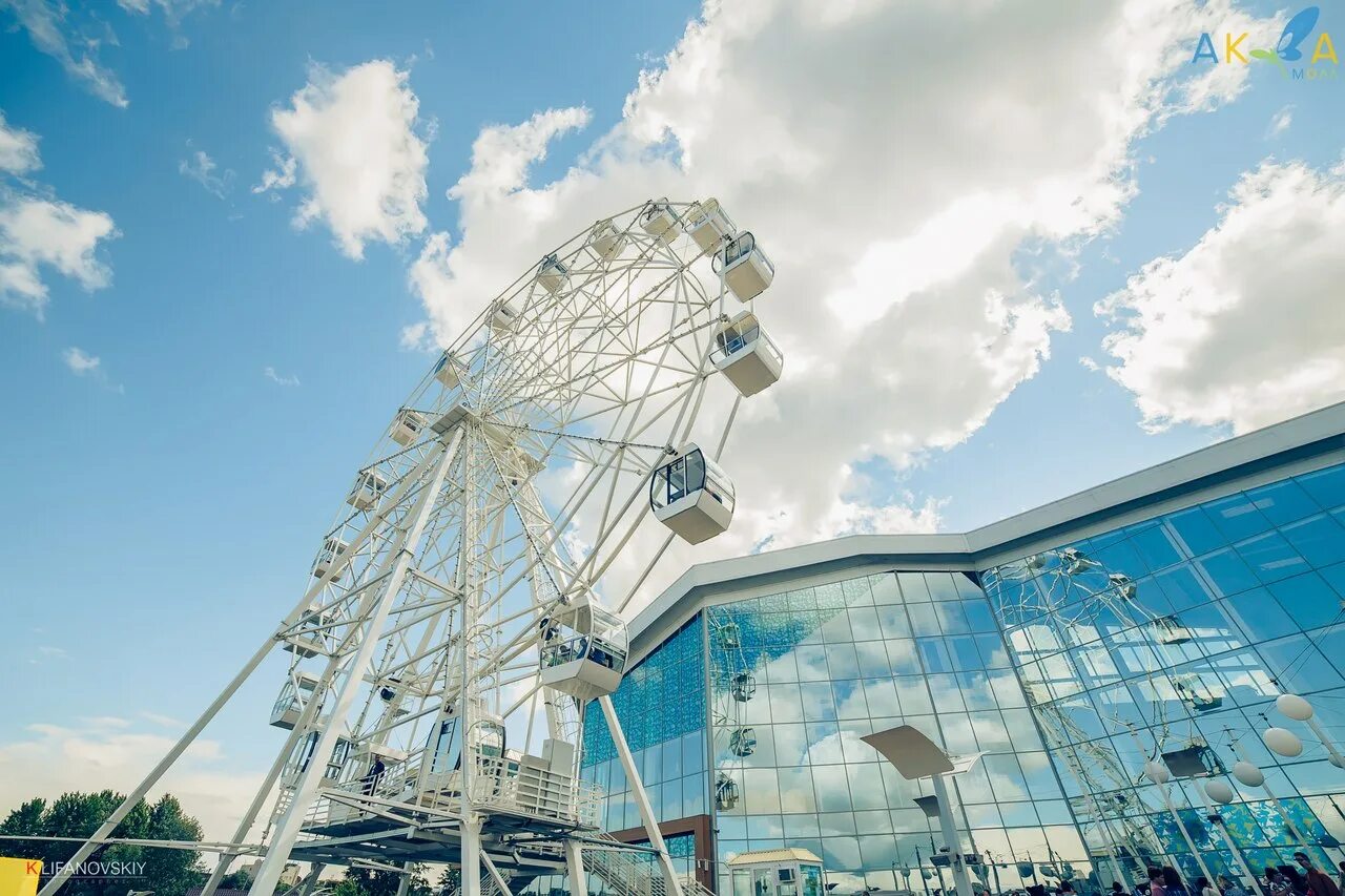 Россия 2018 праздник. Ульяновск достопримечательности. Украшение улицы на новый год. Ульяновск музей фотографии симбирская фотография. Ульяновск 2022 достопримечательности.