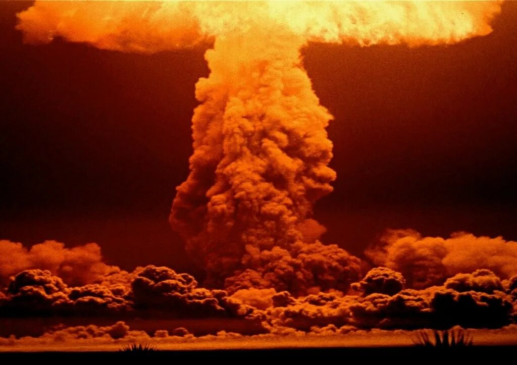 Атомный взрыв. Термоядерный взрыв. Ядерный взрыв фон. Ядерный взрыв фото. Ядерный термоядерный взрыв