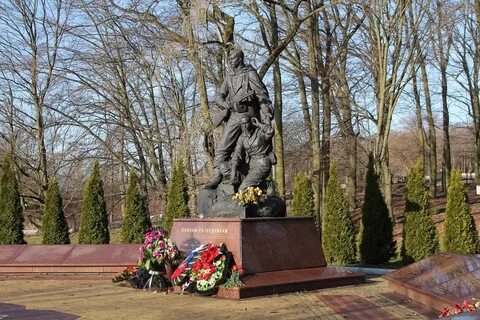 Изучал памятники