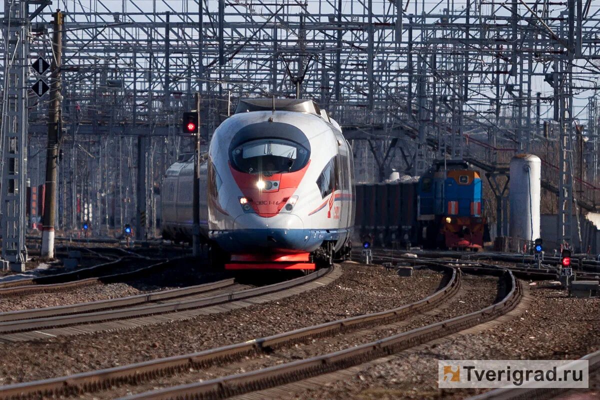 Ржд тверь телефон. Сапсан Тверь. Сапсан Тверь Москва. Сапсан поезд. РЖД Сапсан Тверь.