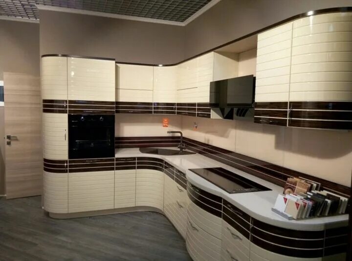 кухни линда тольятти. кухонный гарнитур классика. кухни линда бретань. кухня стефани молчанов. выставочный образец угловая.